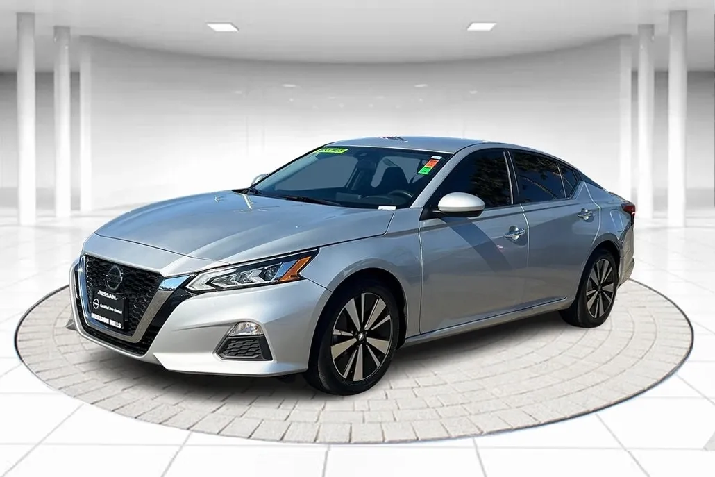2022 Nissan Altima 2.5 SV photo 1
