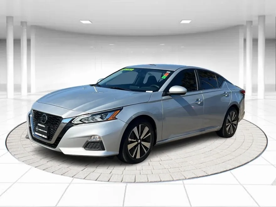 2022 Nissan Altima 2.5 SV photo 1