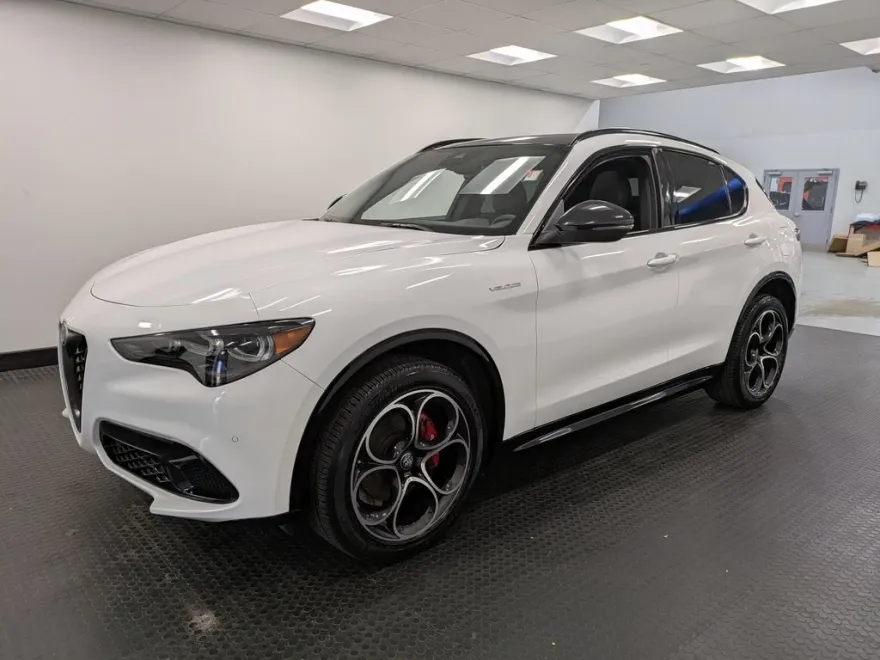 2024 Alfa Romeo Stelvio Tributo Italiano photo 1