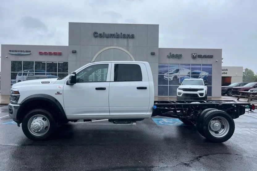 2025 Ram 5500 photo 1