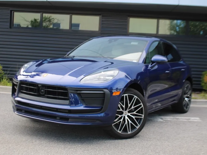2025 Porsche Macan T photo 1