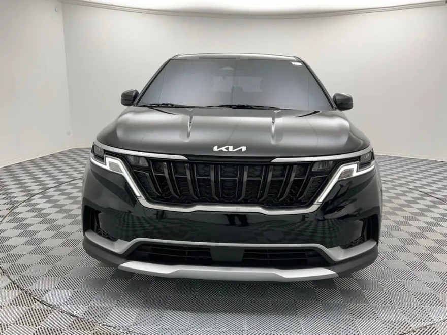 2024 Kia Carnival EX photo 1