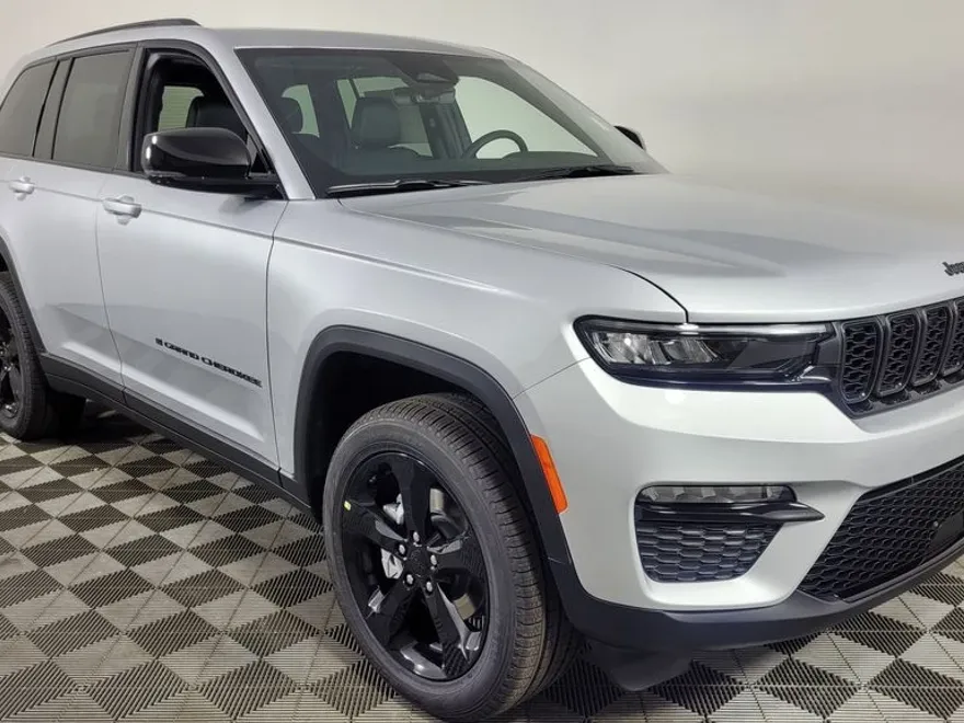 2025 Jeep Grand Cherokee Limited photo 1