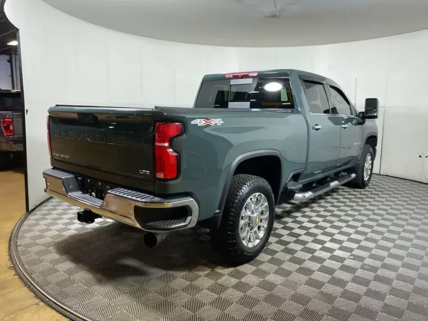 2025 Chevrolet Silverado 2500HD LTZ photo 1