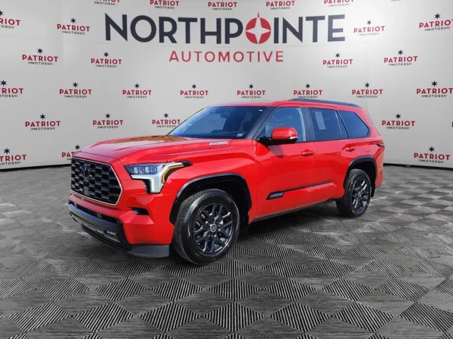 2024 Toyota Sequoia SR5 photo 1