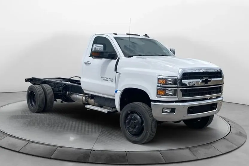 2024 Chevrolet Silverado 1500 LT photo 1