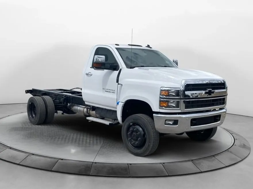 2024 Chevrolet Silverado 1500 LT photo 1