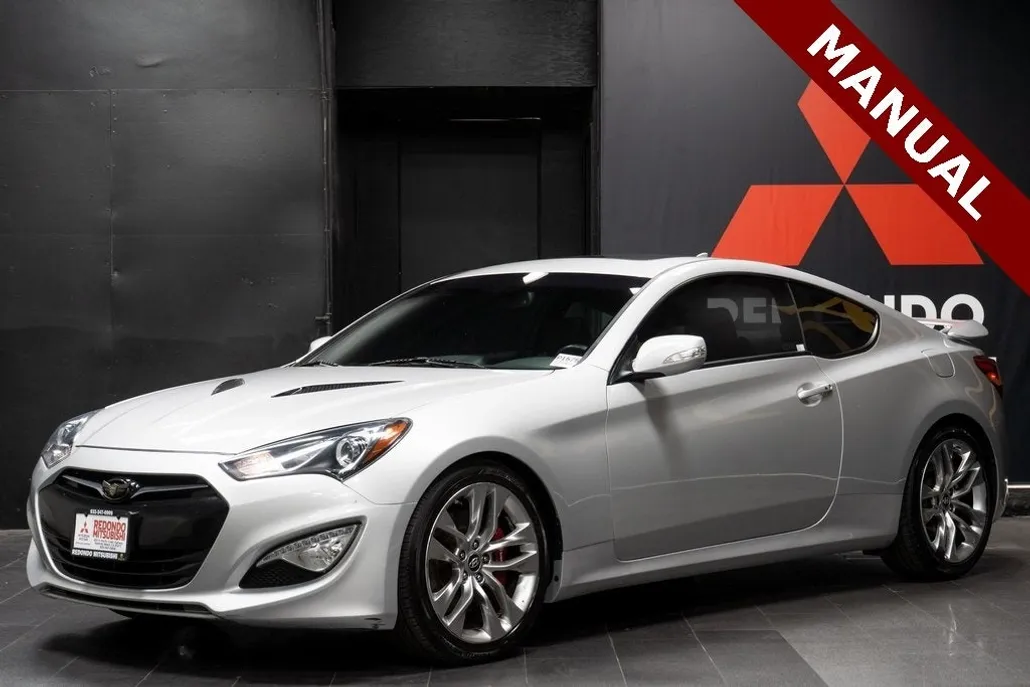 2016 Hyundai Genesis Coupe 3.8 photo 1