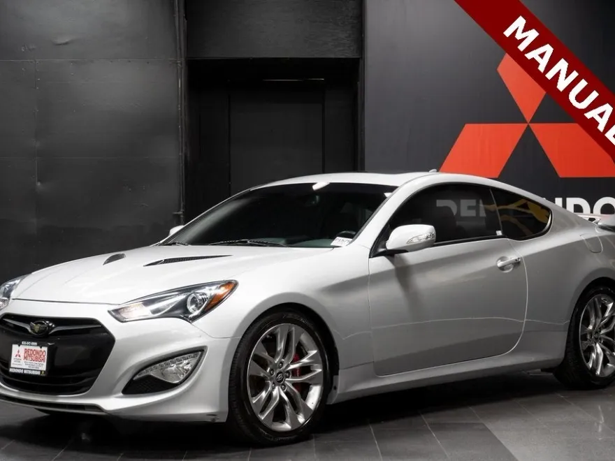 2016 Hyundai Genesis Coupe 3.8 photo 1