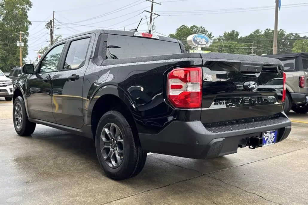 2025 Ford Maverick XLT photo 1
