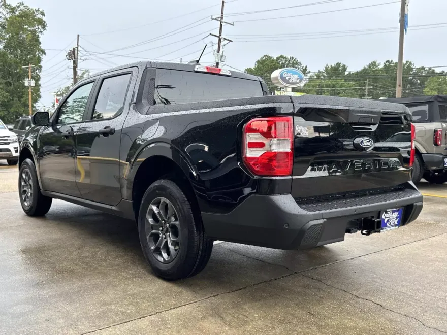 2025 Ford Maverick XLT photo 1