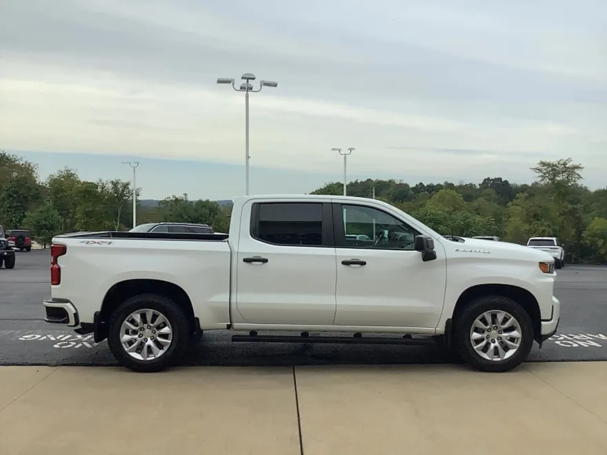 2021 Chevrolet Silverado 1500 Custom photo 1