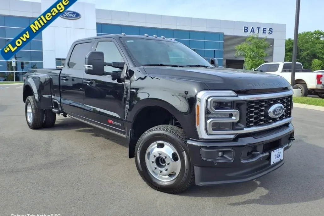 2025 Ford F-350 photo 1