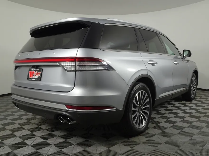 2023 Lincoln Aviator Reserve photo 1