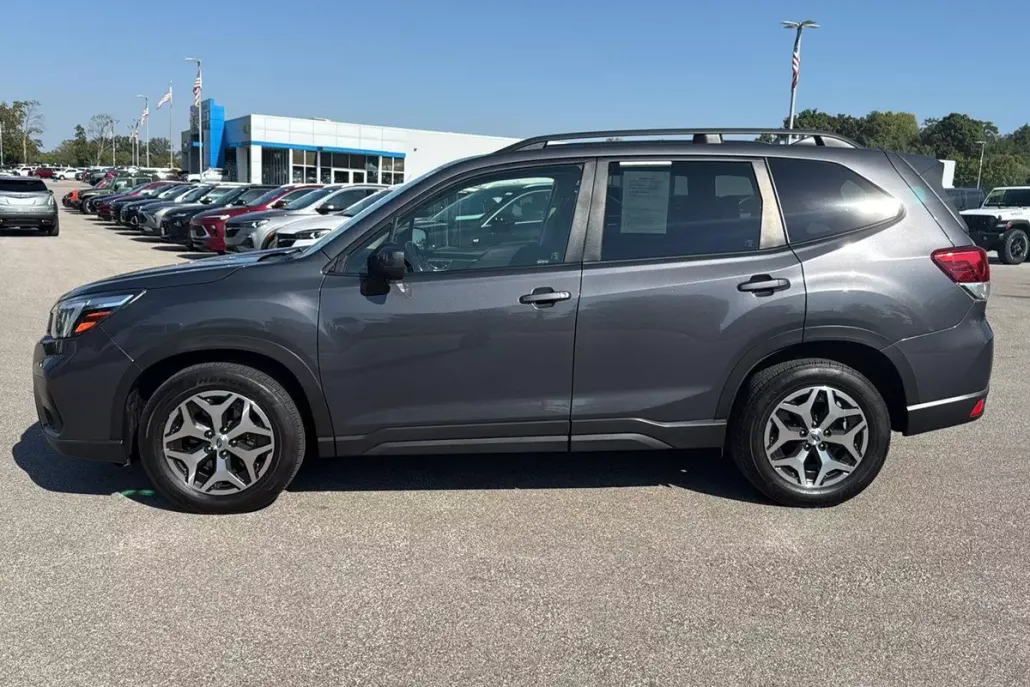 2021 Subaru Forester Premium photo 1