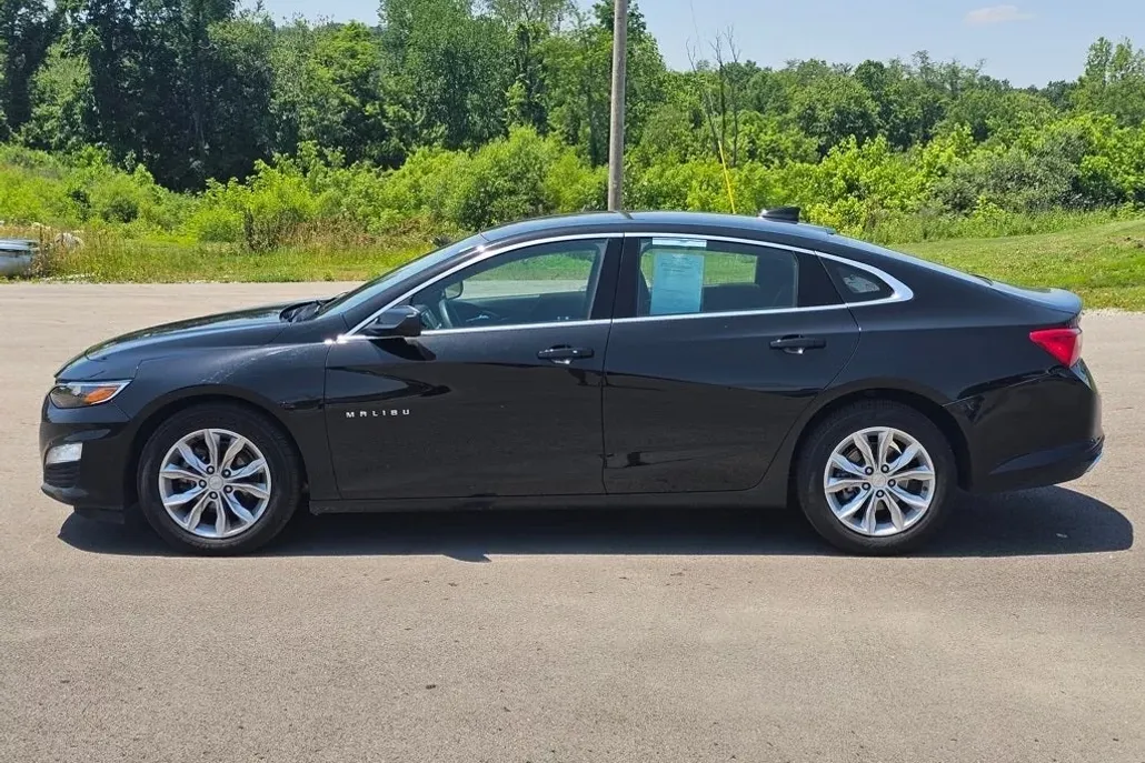 2024 Chevrolet Malibu 1LT photo 1