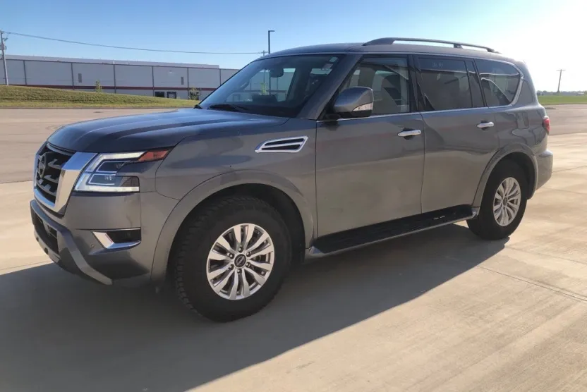 2023 Nissan Armada SV photo 1