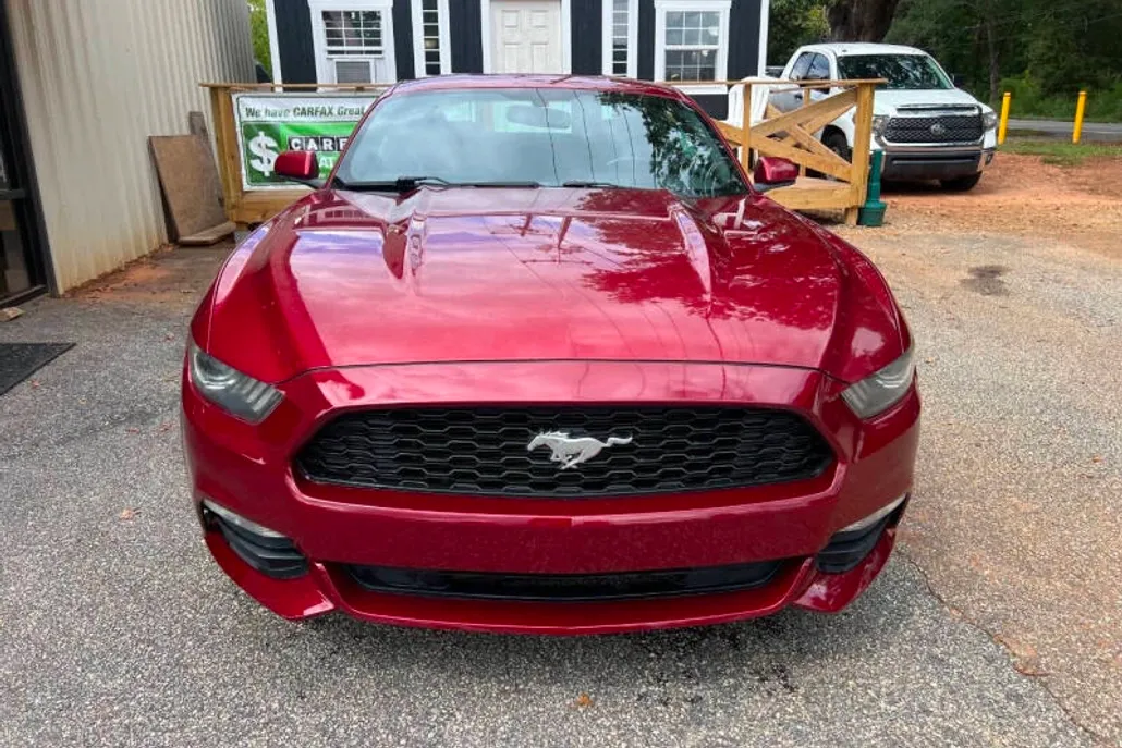 2016 Ford Mustang V6 photo 1