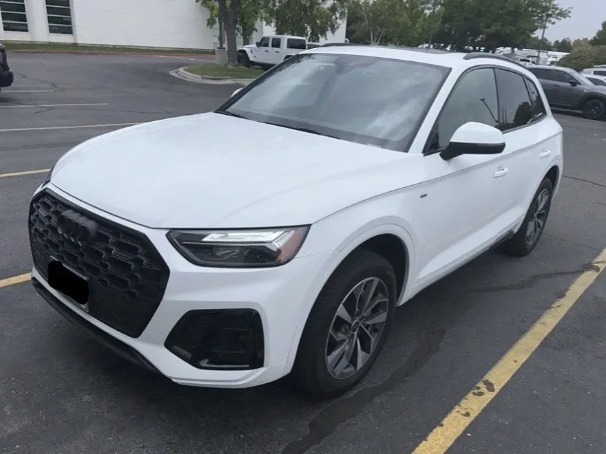 2024 Audi Q5 45 S line Premium photo 1