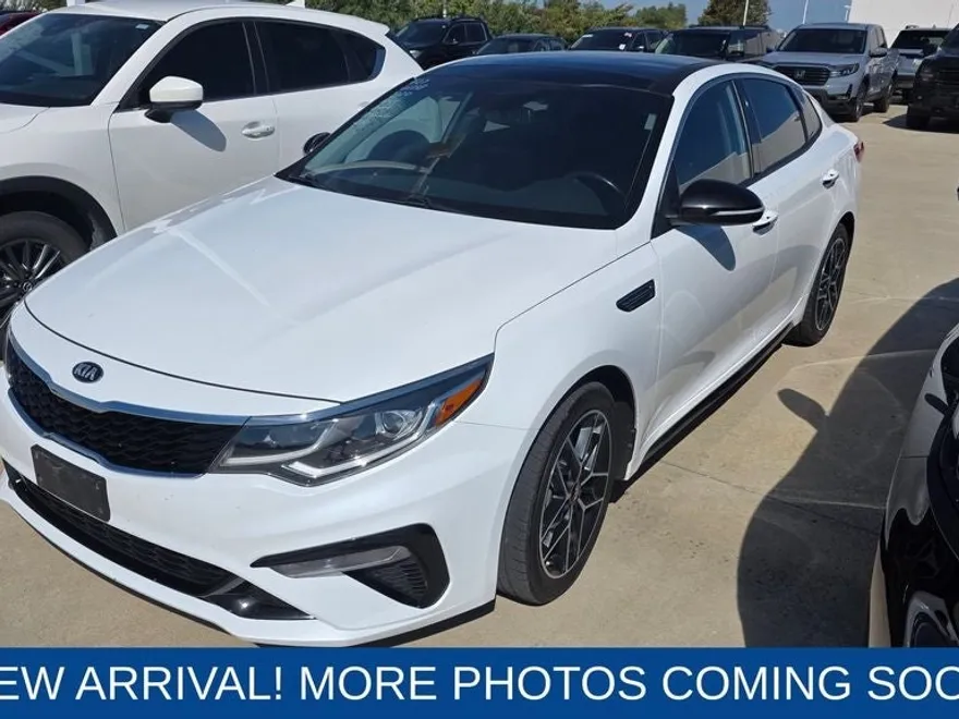 2020 Kia Optima SE photo 1