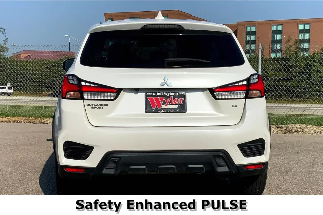 2020 Mitsubishi Outlander Sport SE photo 1