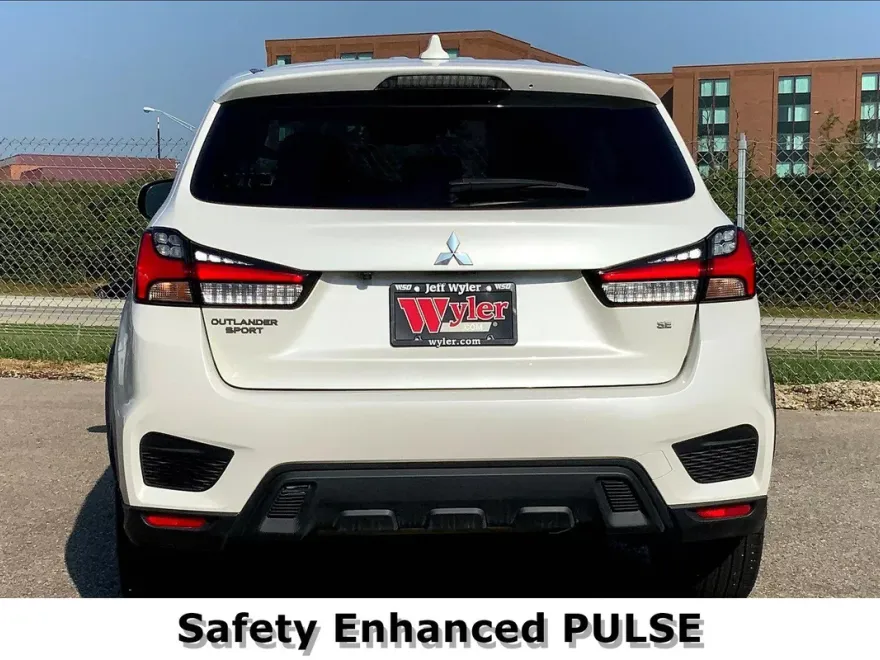 2020 Mitsubishi Outlander Sport SE photo 1