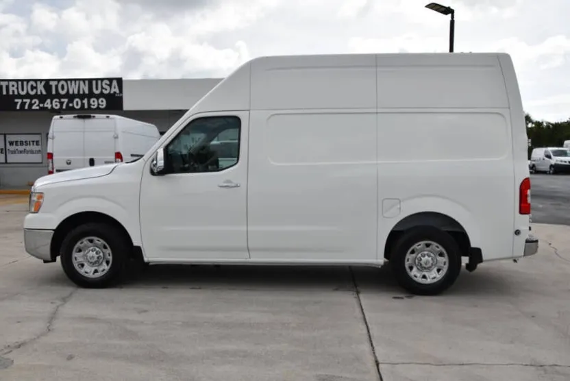 2012 Nissan NV2500 HD S photo 1
