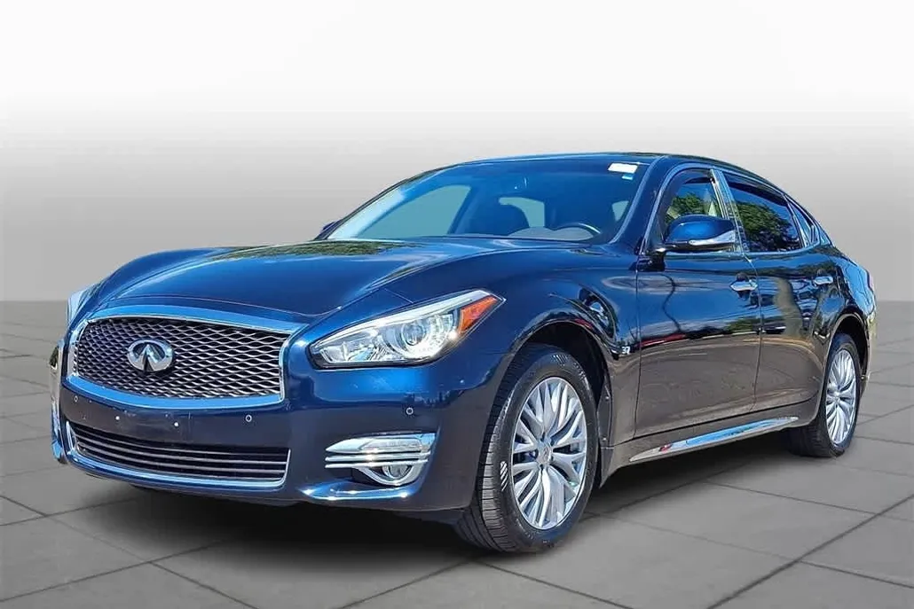 2015 Infiniti Q70L AWD photo 1