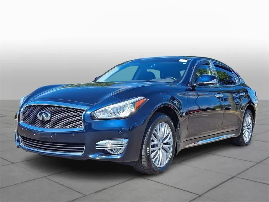 2015 Infiniti Q70L AWD photo 1
