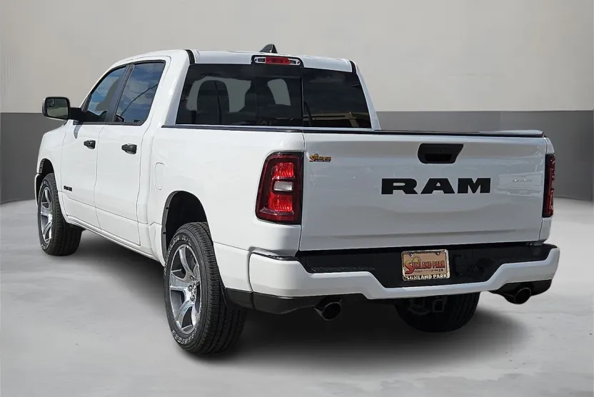 2026 Ram 1500 Express photo 1