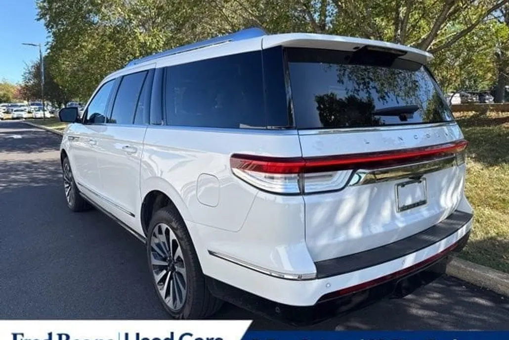 2023 Lincoln Navigator L Reserve photo 1