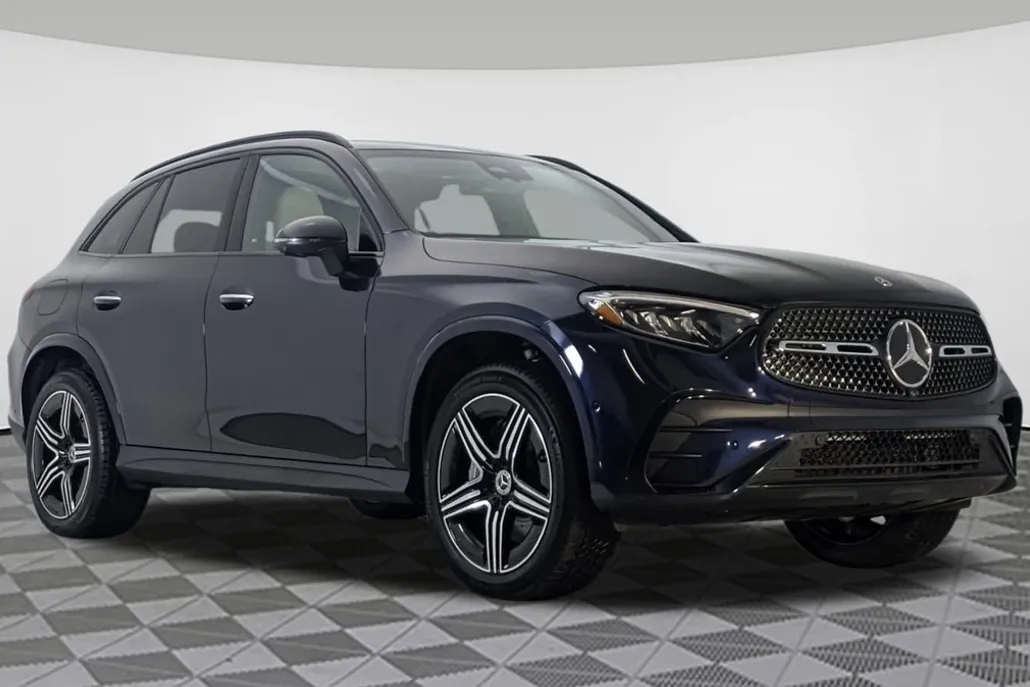2023 Mercedes Benz GLC 300 4MATIC photo 1
