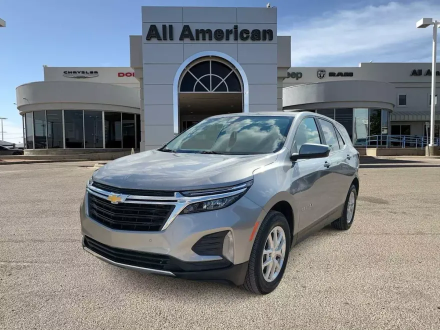 2024 Chevrolet Equinox LT photo 1
