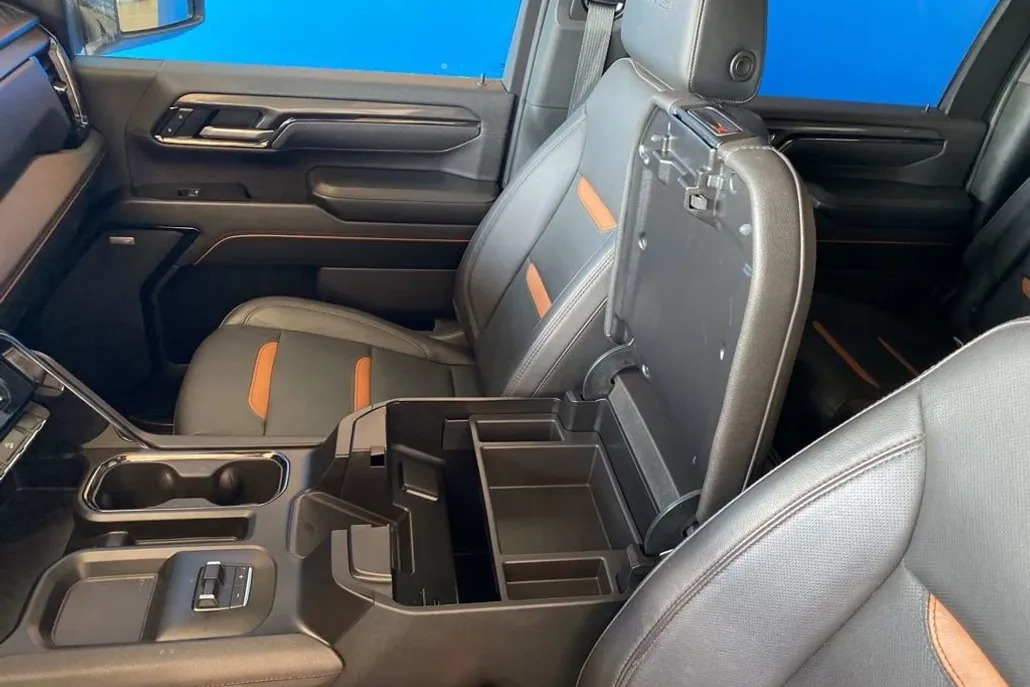 2025 Gmc Sierra 3500 HD AT4 photo 1