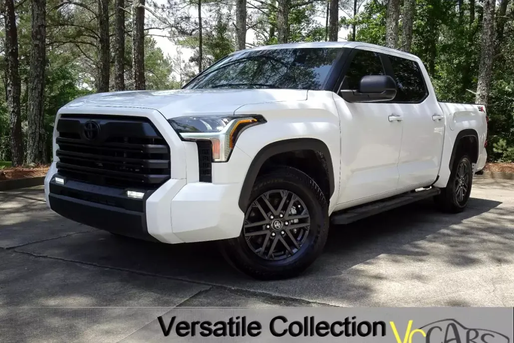 2025 Toyota Tundra SR5 CrewMax photo 1