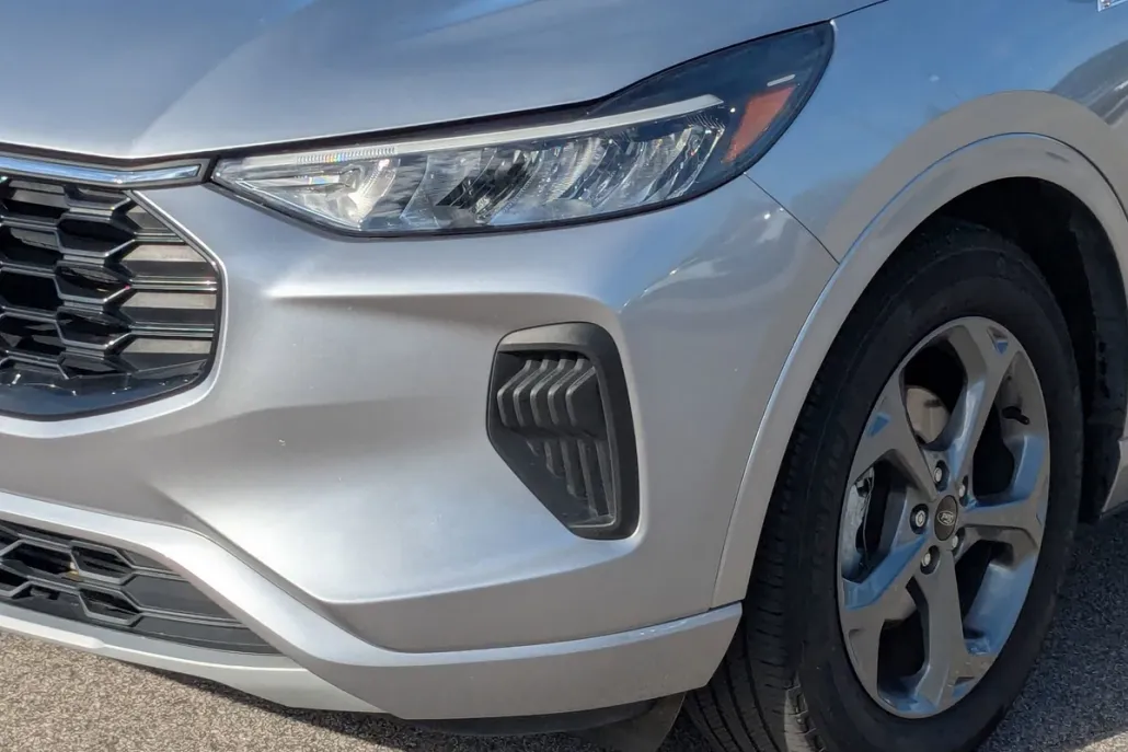 2023 Ford Escape ST-Line photo 1