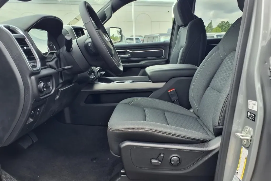 2025 Ram 1500 Big Horn photo 1