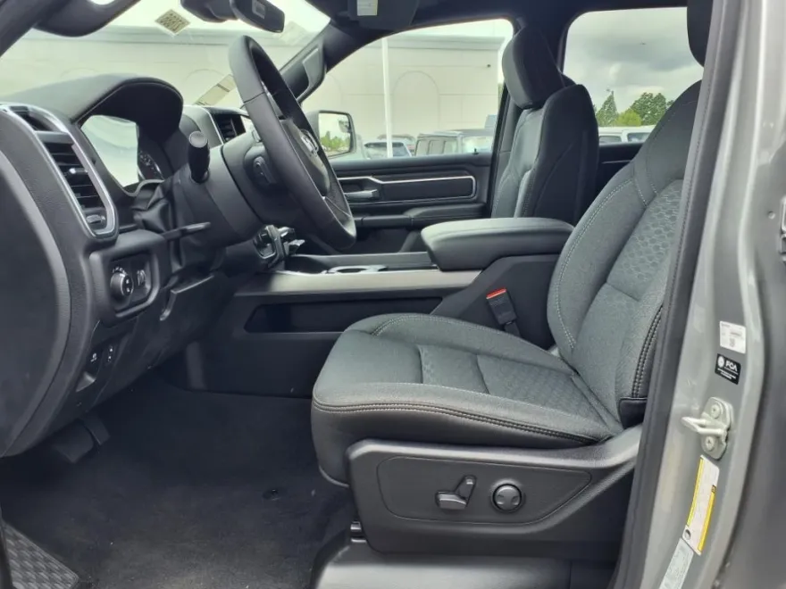 2025 Ram 1500 Big Horn photo 1