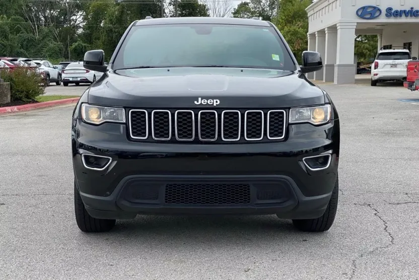 2018 Jeep Grand Cherokee Laredo photo 1