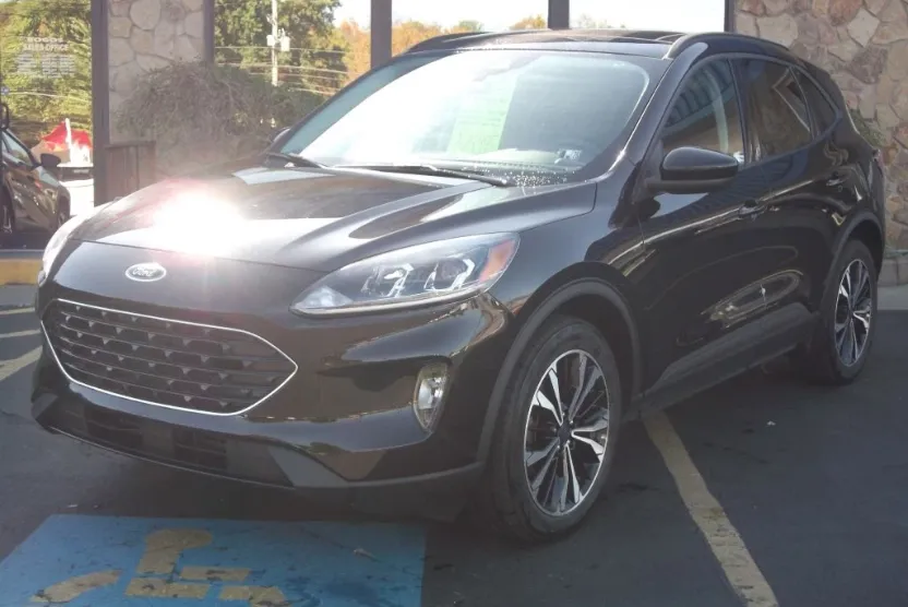 2022 Ford Escape SEL photo 1