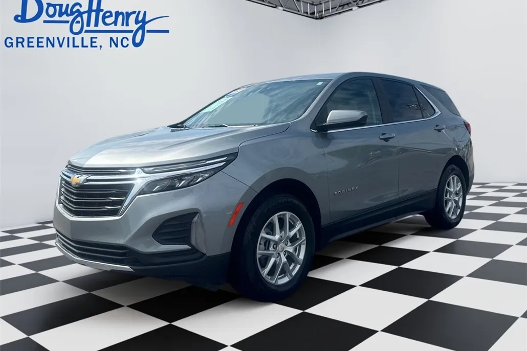 2023 Chevrolet Equinox LT photo 1