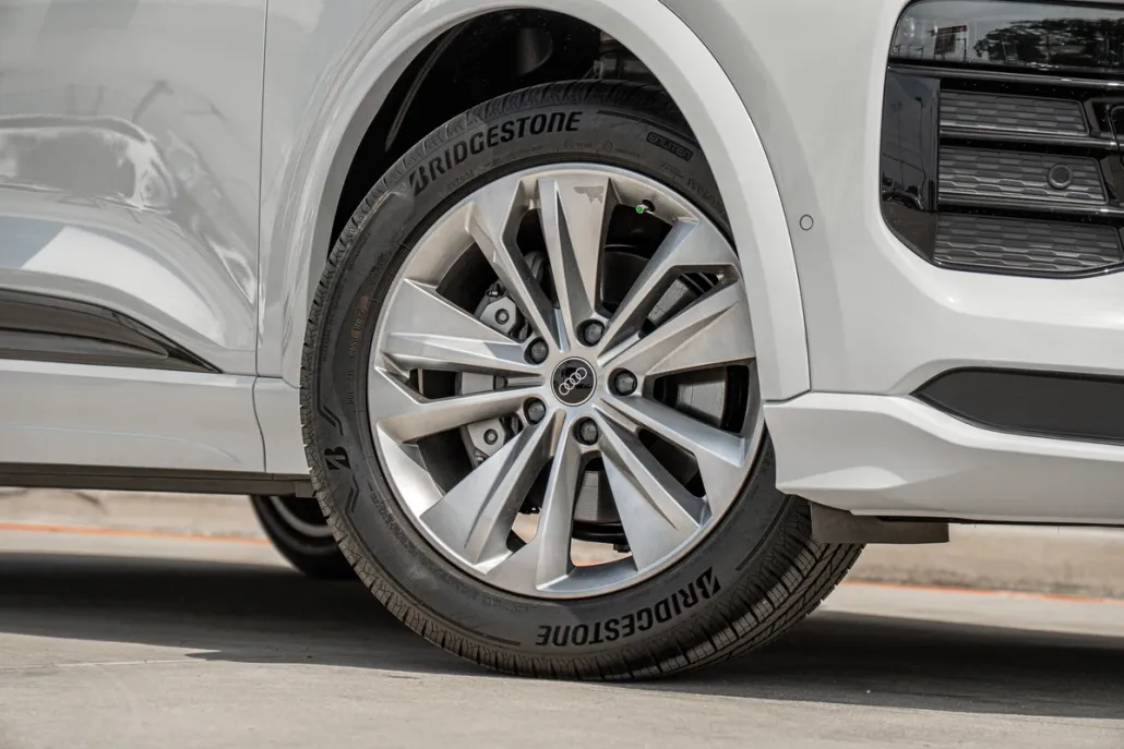 2025 Audi Q6 E-tron Premium Plus photo 1