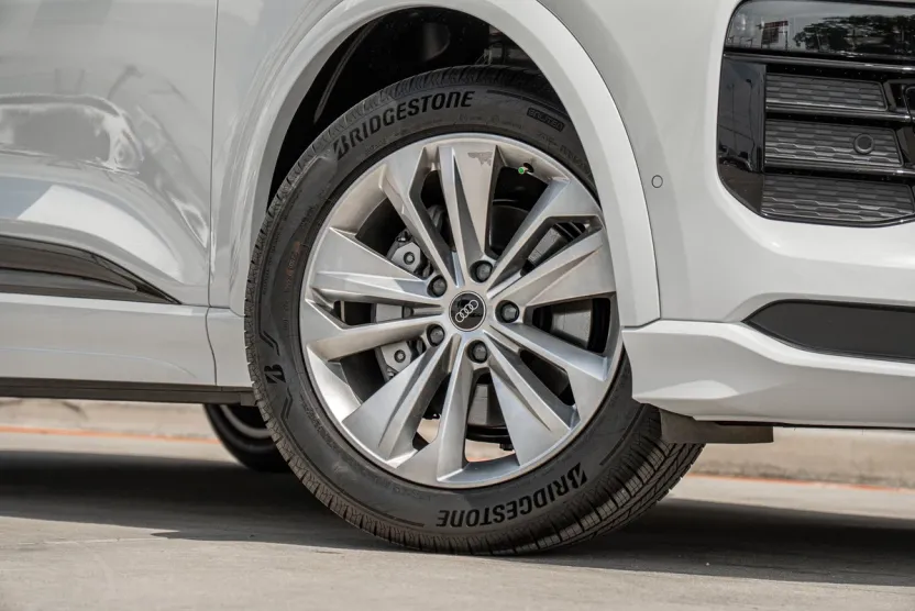 2025 Audi Q6 E-tron Premium Plus photo 1