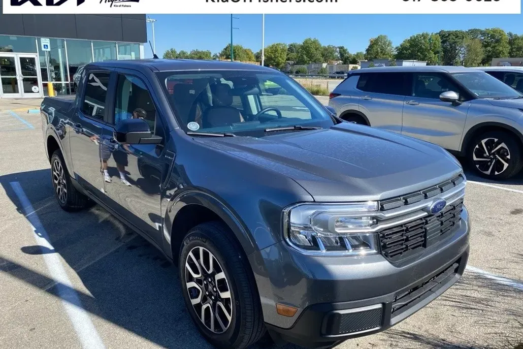 2024 Ford Maverick Lariat photo 1