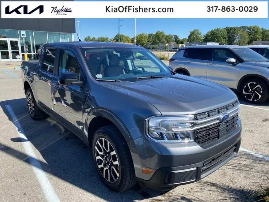 2024 Ford Maverick Lariat photo 1