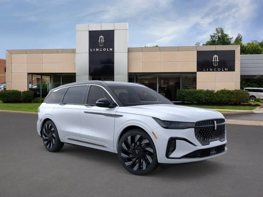2025 Lincoln Nautilus Black Label photo 1