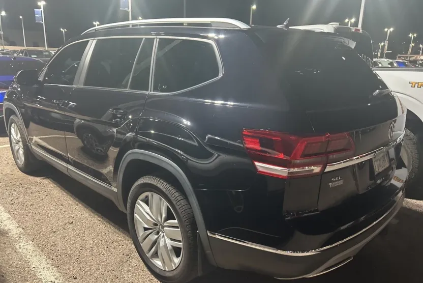 2020 Volkswagen Atlas SEL photo 1