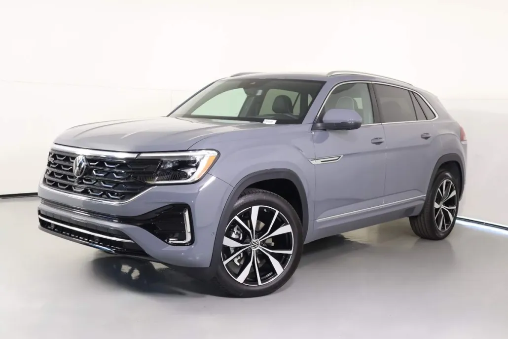 2026 Volkswagen Atlas Cross Sport SEL Premium R-Line photo 1