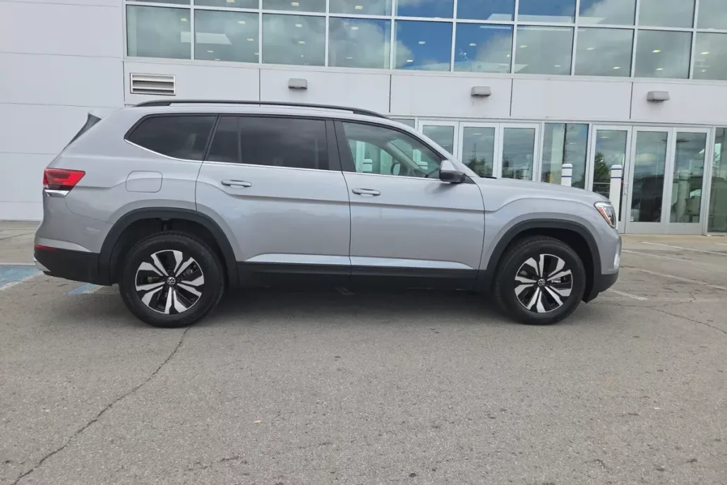 2026 Volkswagen Atlas SE photo 1
