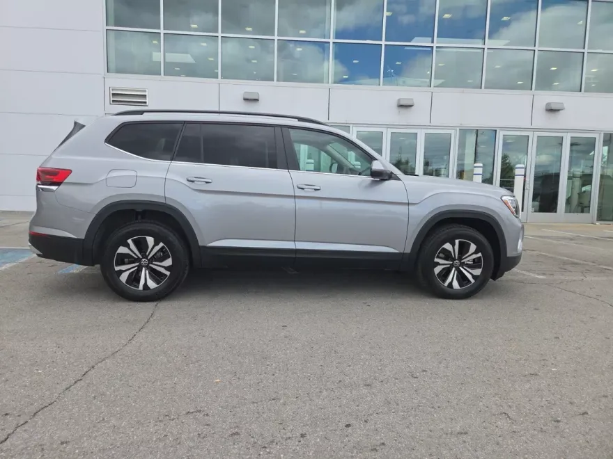 2026 Volkswagen Atlas SE photo 1